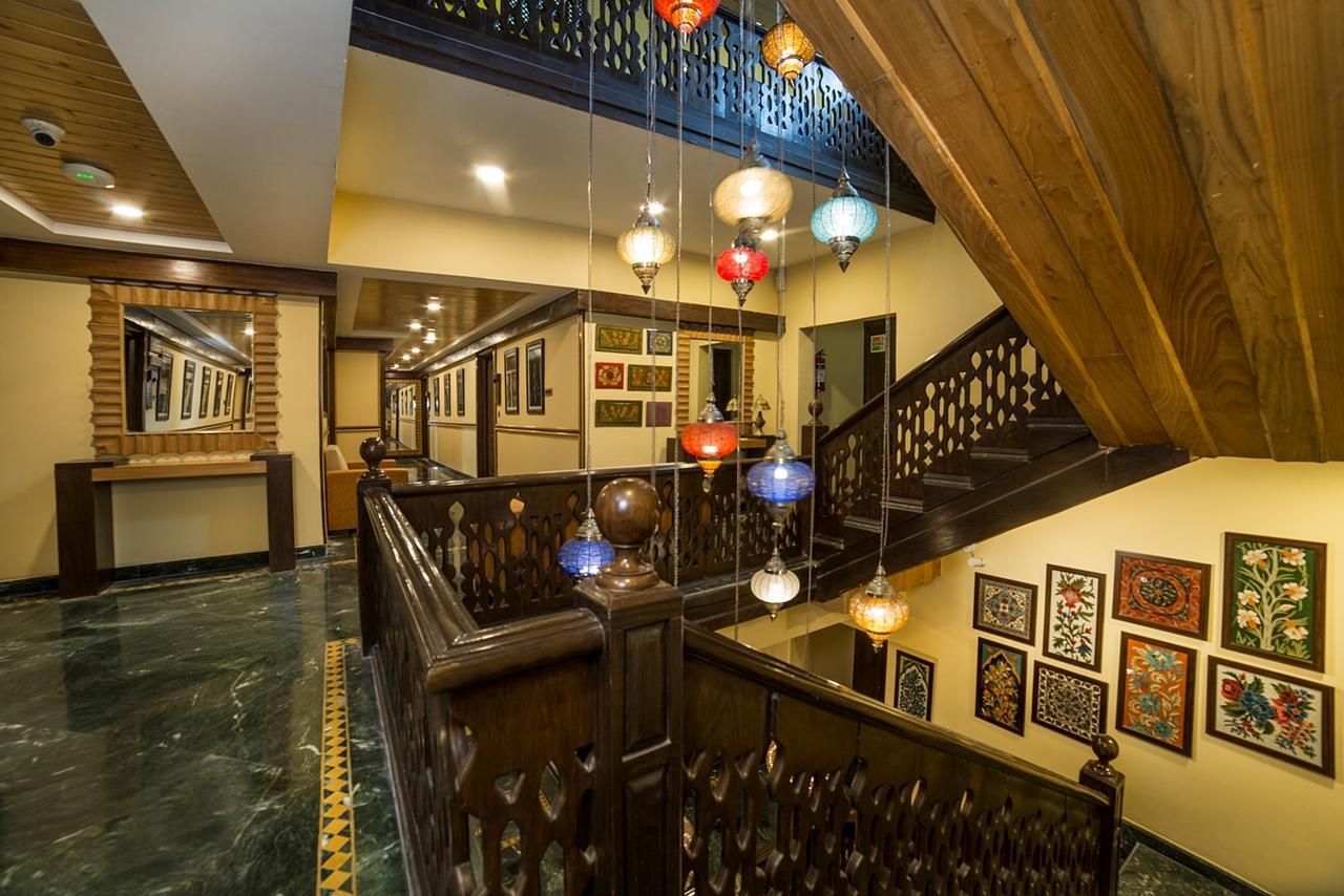 Lemon Tree Hotel Srinagar Extérieur photo