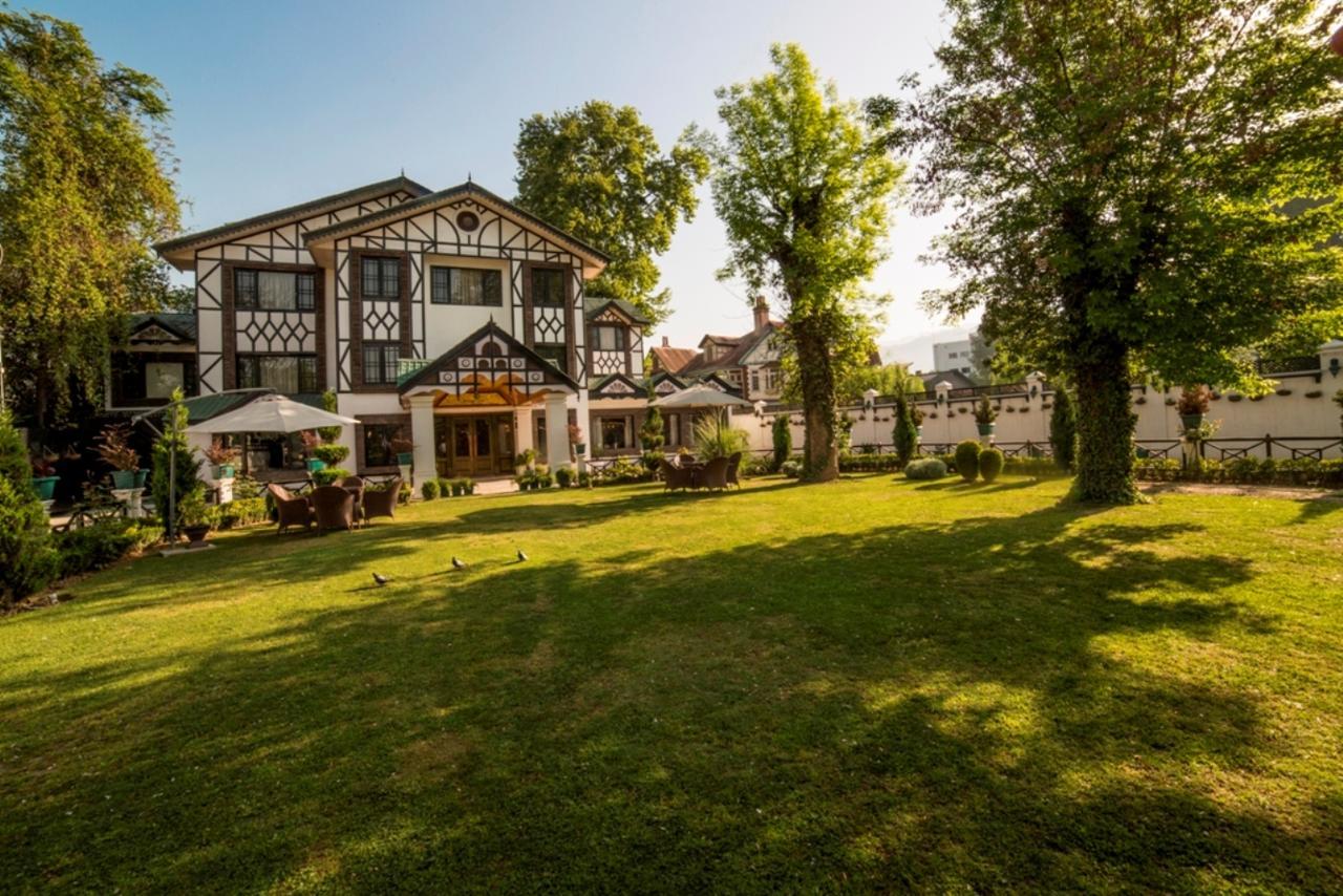 Lemon Tree Hotel Srinagar Extérieur photo